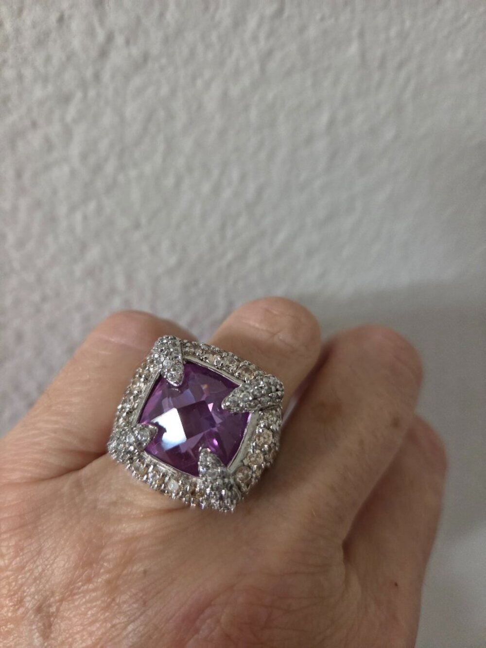Staining ring with cubic zirconia.